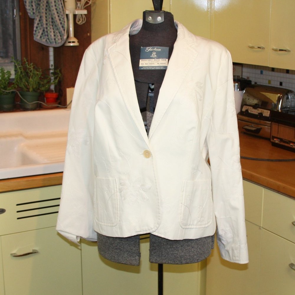 NWT Talbots Petites Embroidered Jacket Dress Coat